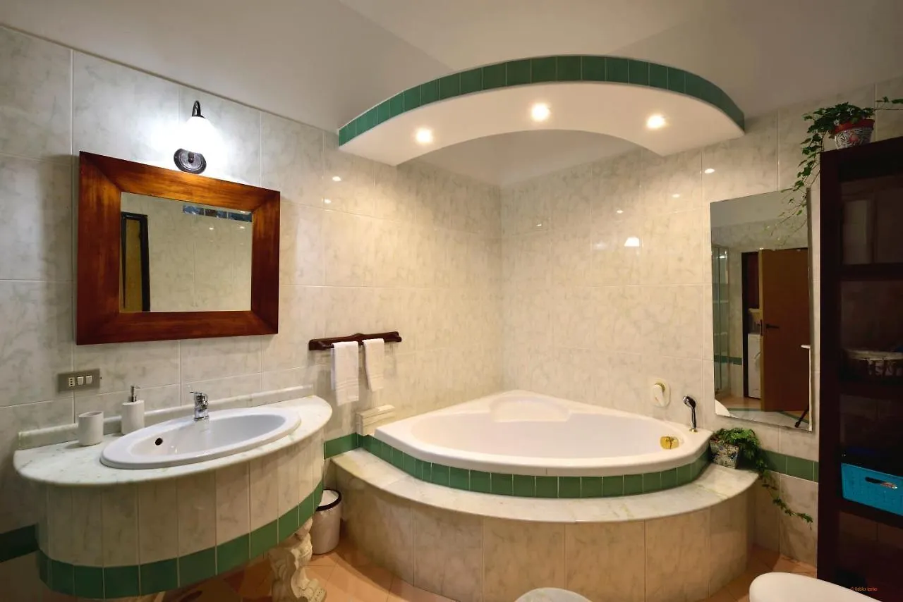 Maison Pepe Bari 0*,